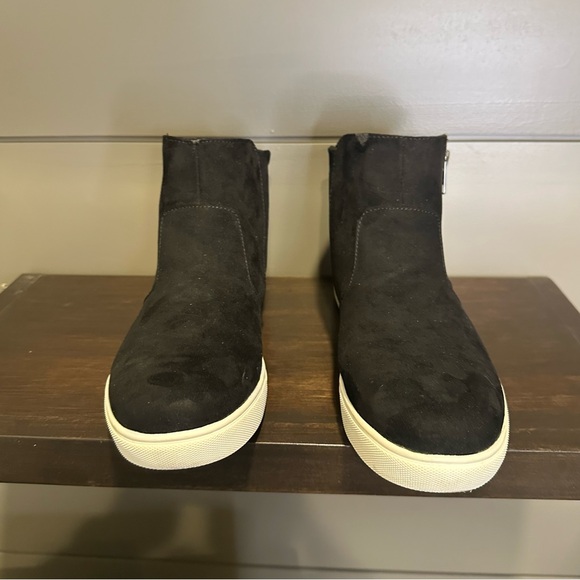 Izod Black High-Top‎ Sneakers - Picture 5 of 8